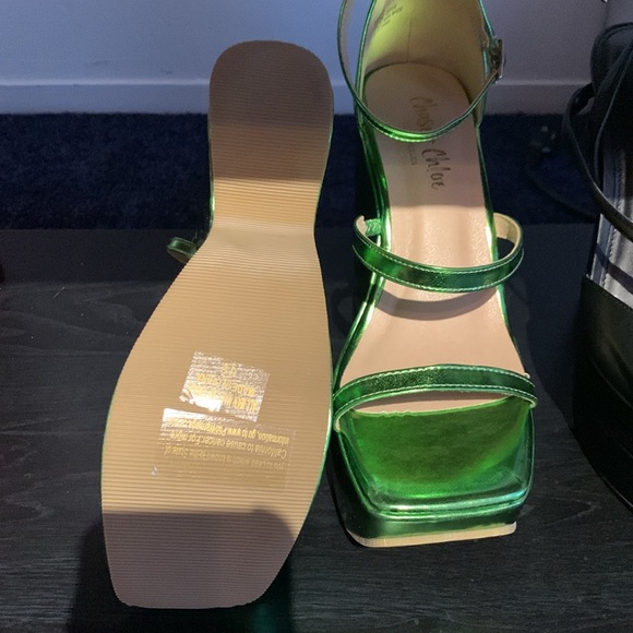 Chase & Chloe Wedged Platform Heels - Picture 7 of 7